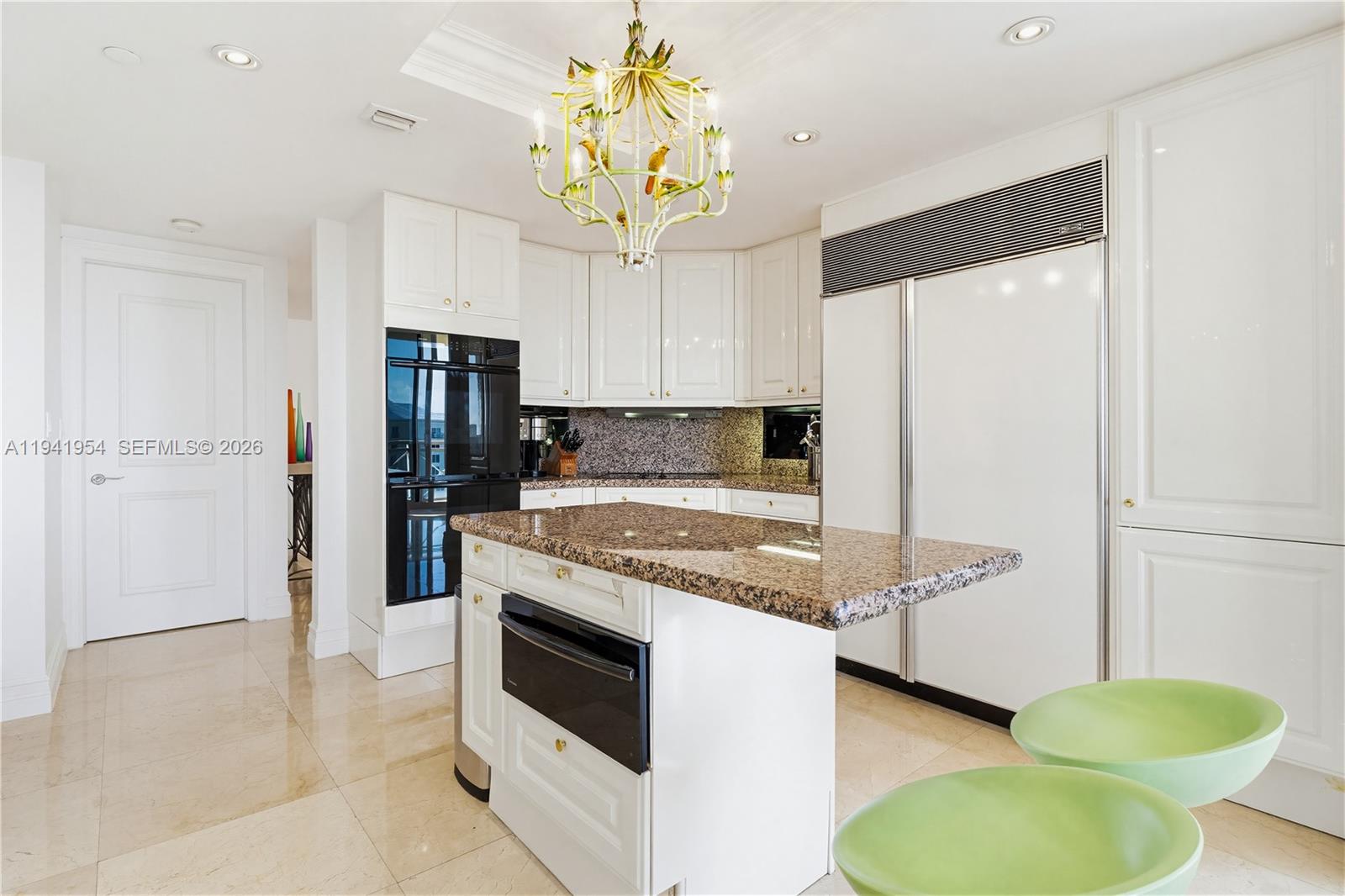 430 Grand Bay Dr #904 Key Biscayne, FL 33149