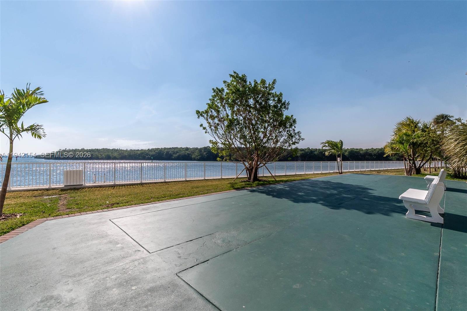 image Arlen House West7