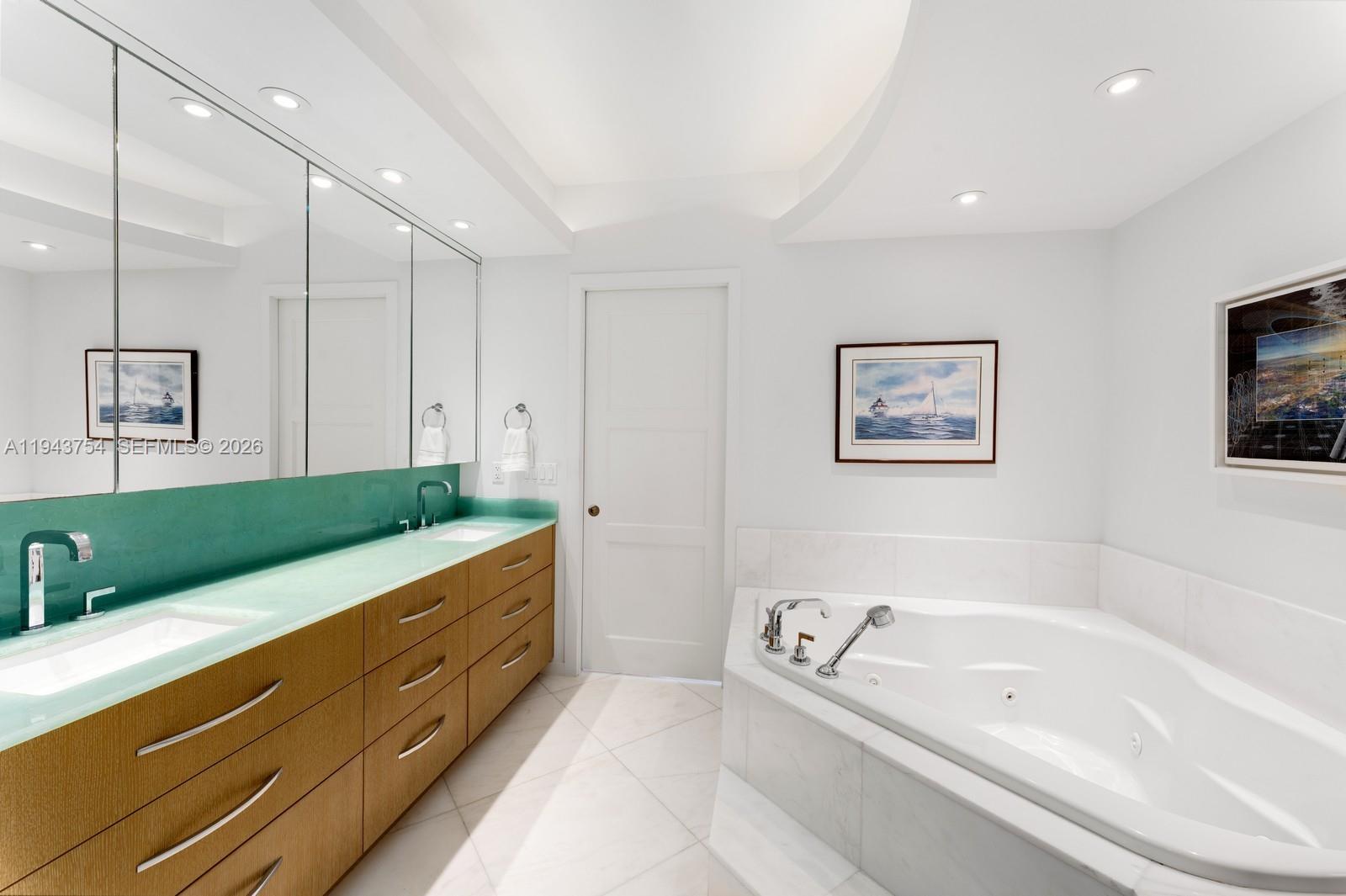 791 Crandon Blvd #603 Key Biscayne, FL 33149