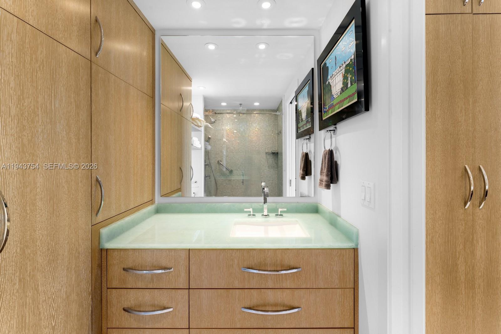 791 Crandon Blvd #603 Key Biscayne, FL 33149