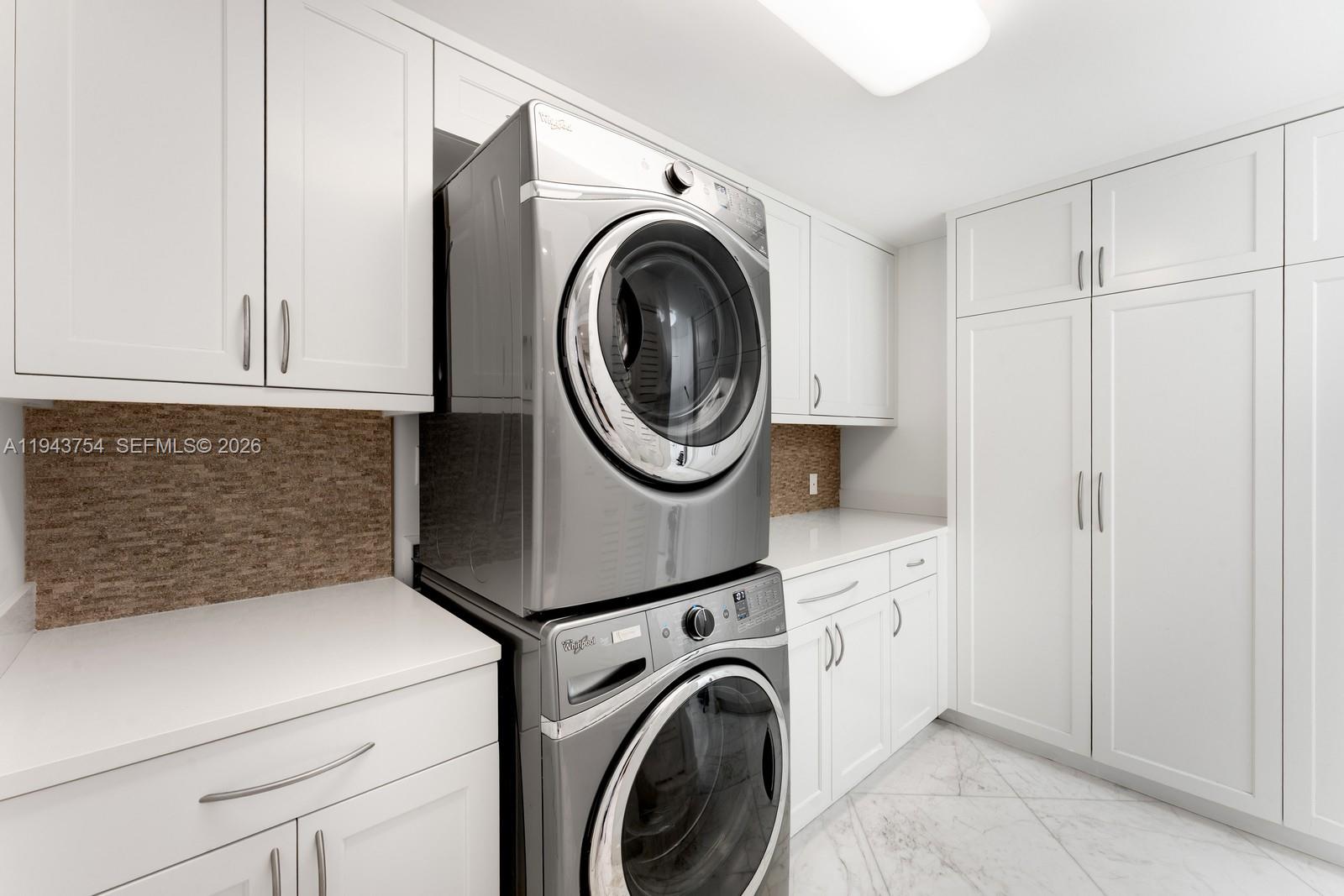 791 Crandon Blvd #603 Key Biscayne, FL 33149