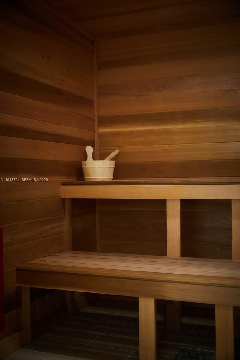 791 Crandon Blvd #603 Key Biscayne, FL 33149