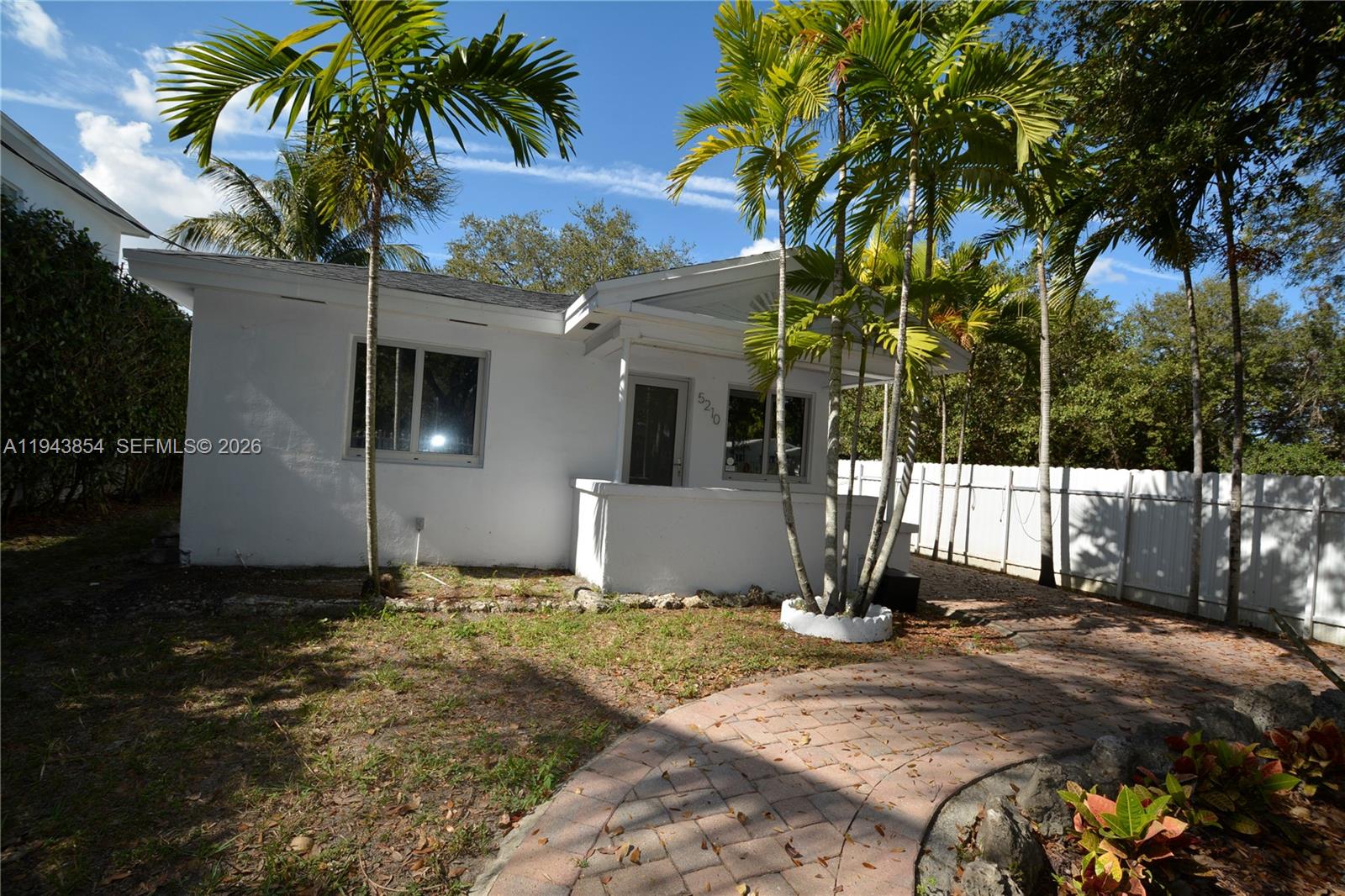 5210 NW 5th Ave Miami, FL 33127