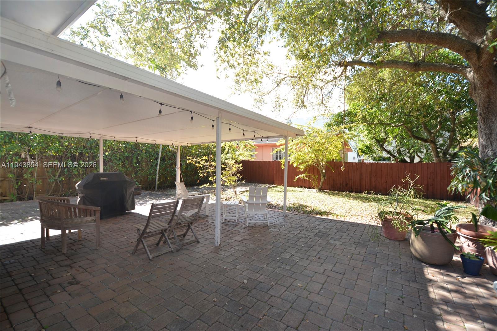 5210 NW 5th Ave Miami, FL 33127