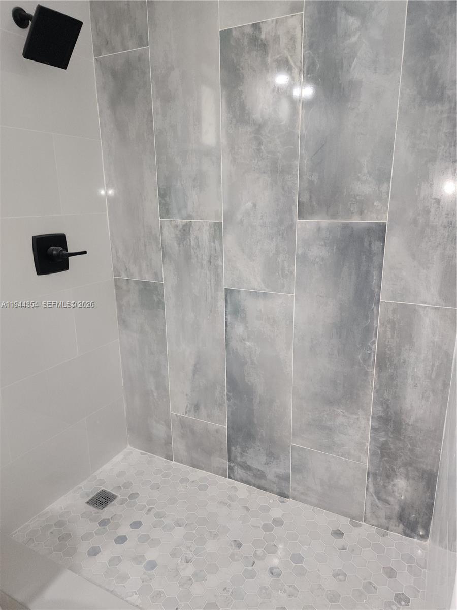 2931 E Sunrise Lks Dr #205 Sunrise, FL 33322