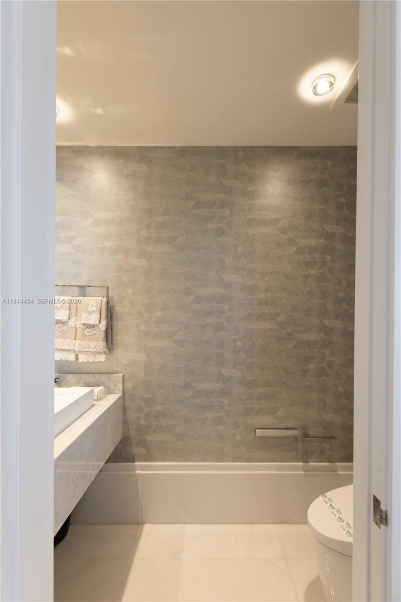 18555 Collins Ave #4601 Sunny Isles Beach, FL 33160