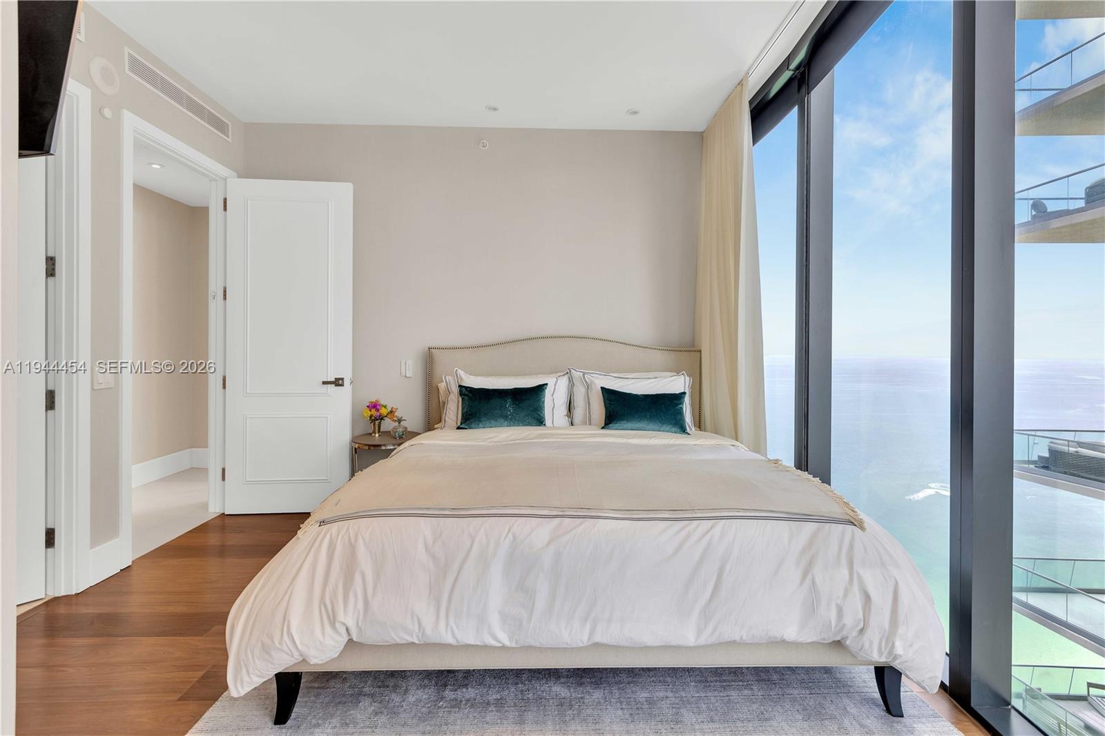 18555 Collins Ave #4601 Sunny Isles Beach, FL 33160