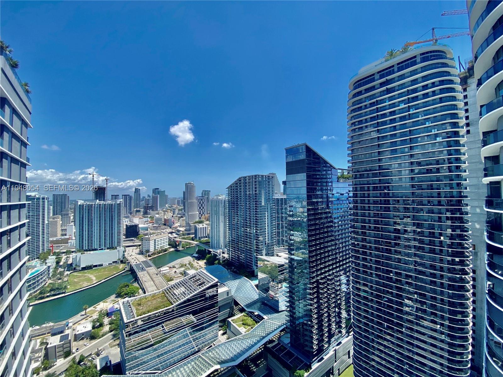 image Brickell Heights West35
