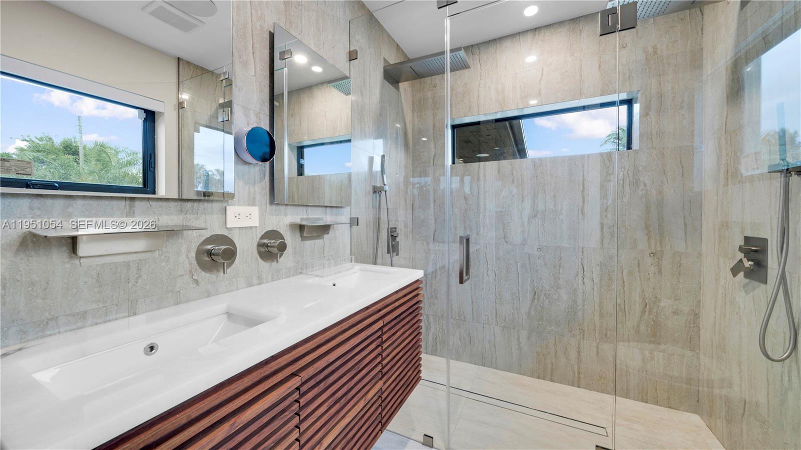 1810 NE 43rd Ct Oakland Park, FL 33308