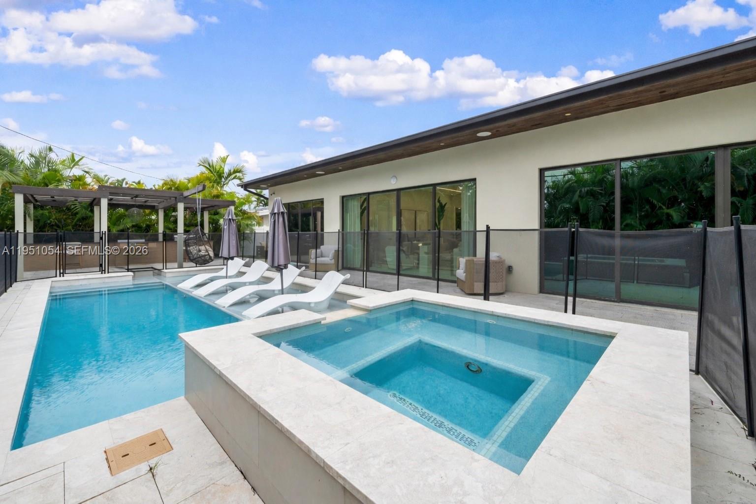 1810 NE 43rd Ct Oakland Park, FL 33308