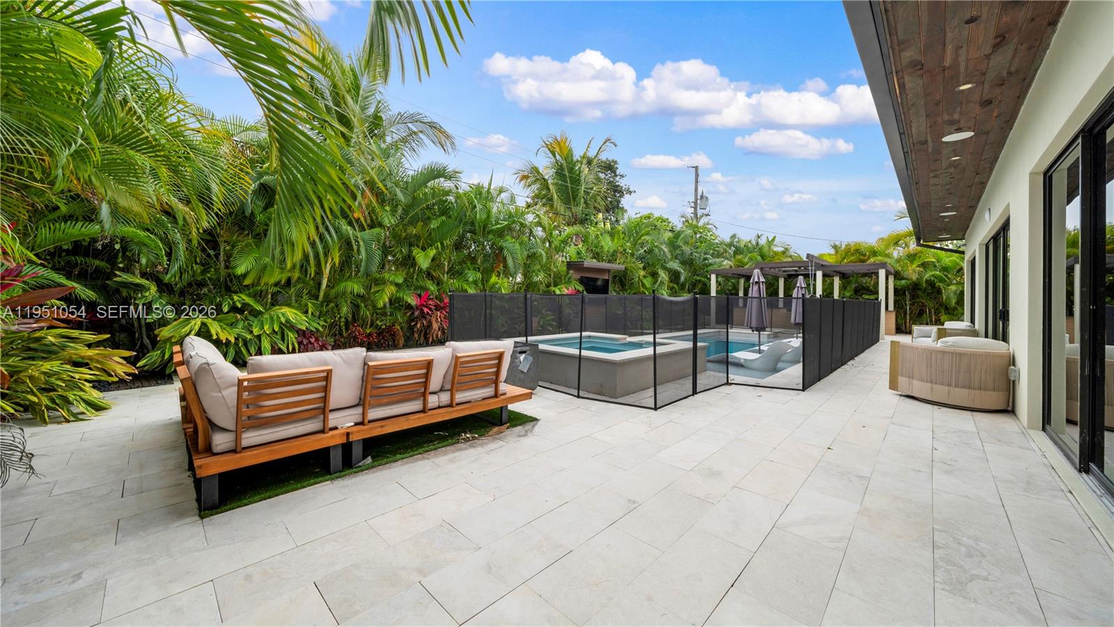 1810 NE 43rd Ct Oakland Park, FL 33308