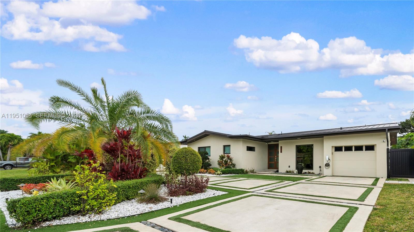 1810 NE 43rd Ct Oakland Park, FL 33308