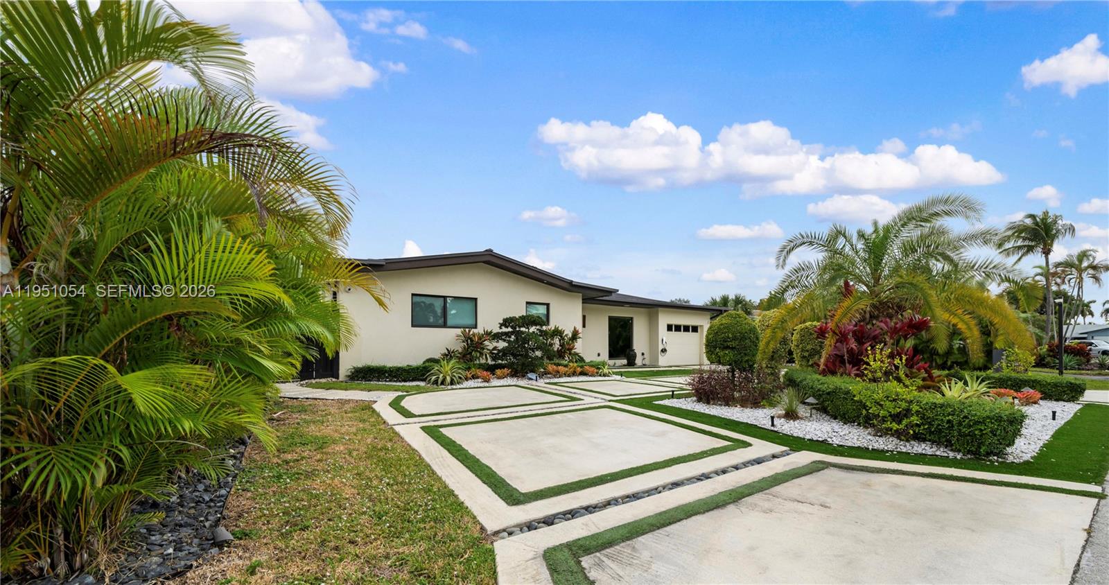 1810 NE 43rd Ct Oakland Park, FL 33308