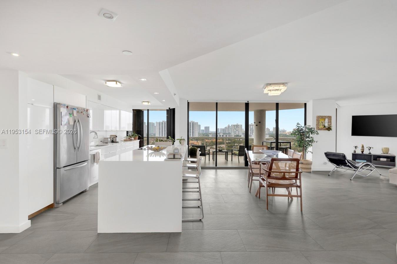 3598 Yacht Clb Dr #1403