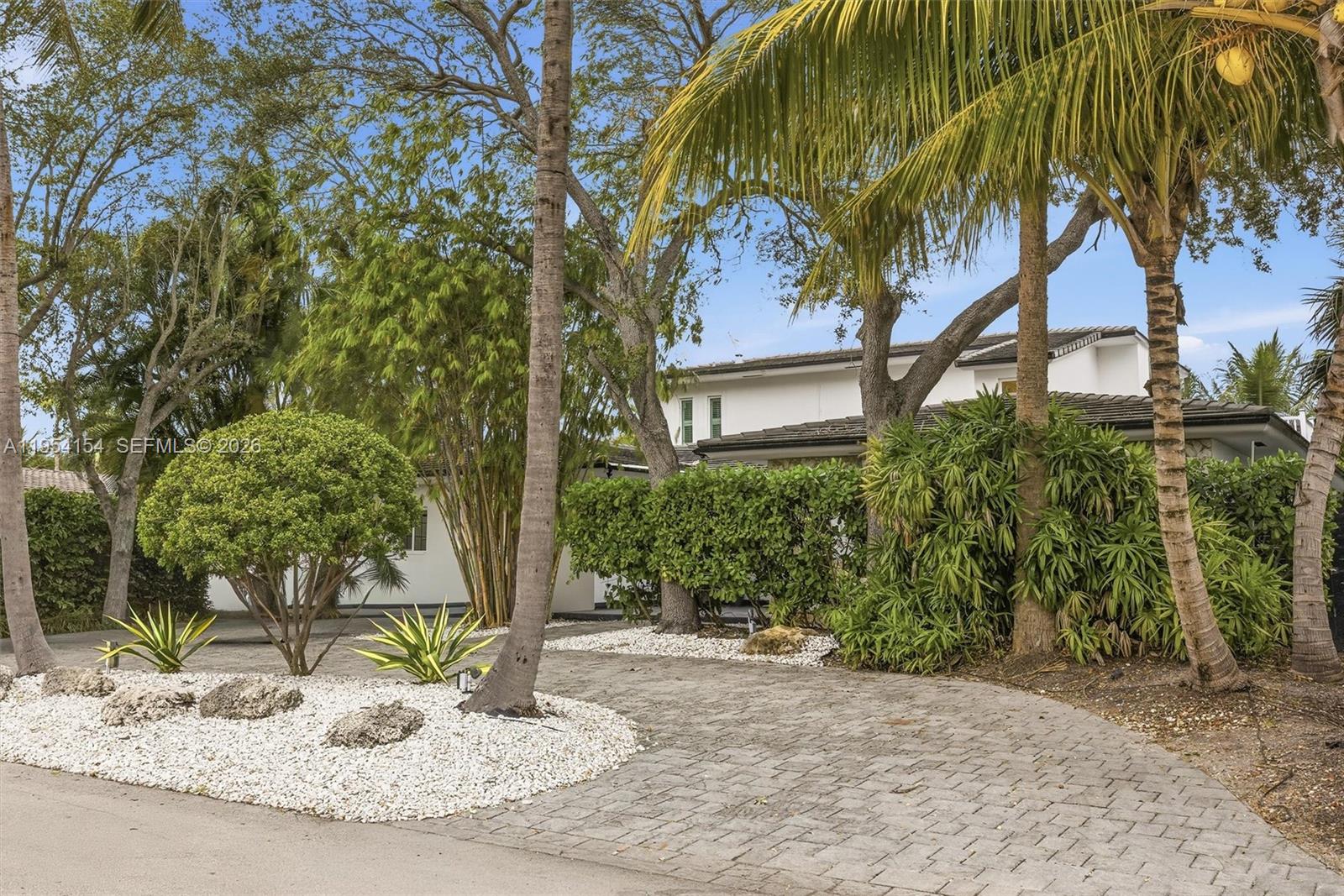 1895 NE 118th Rd North Miami, FL 33181