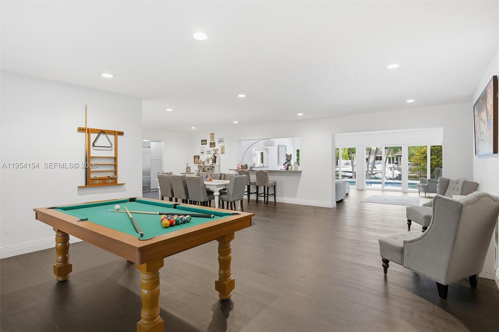 1895 NE 118th Rd North Miami, FL 33181