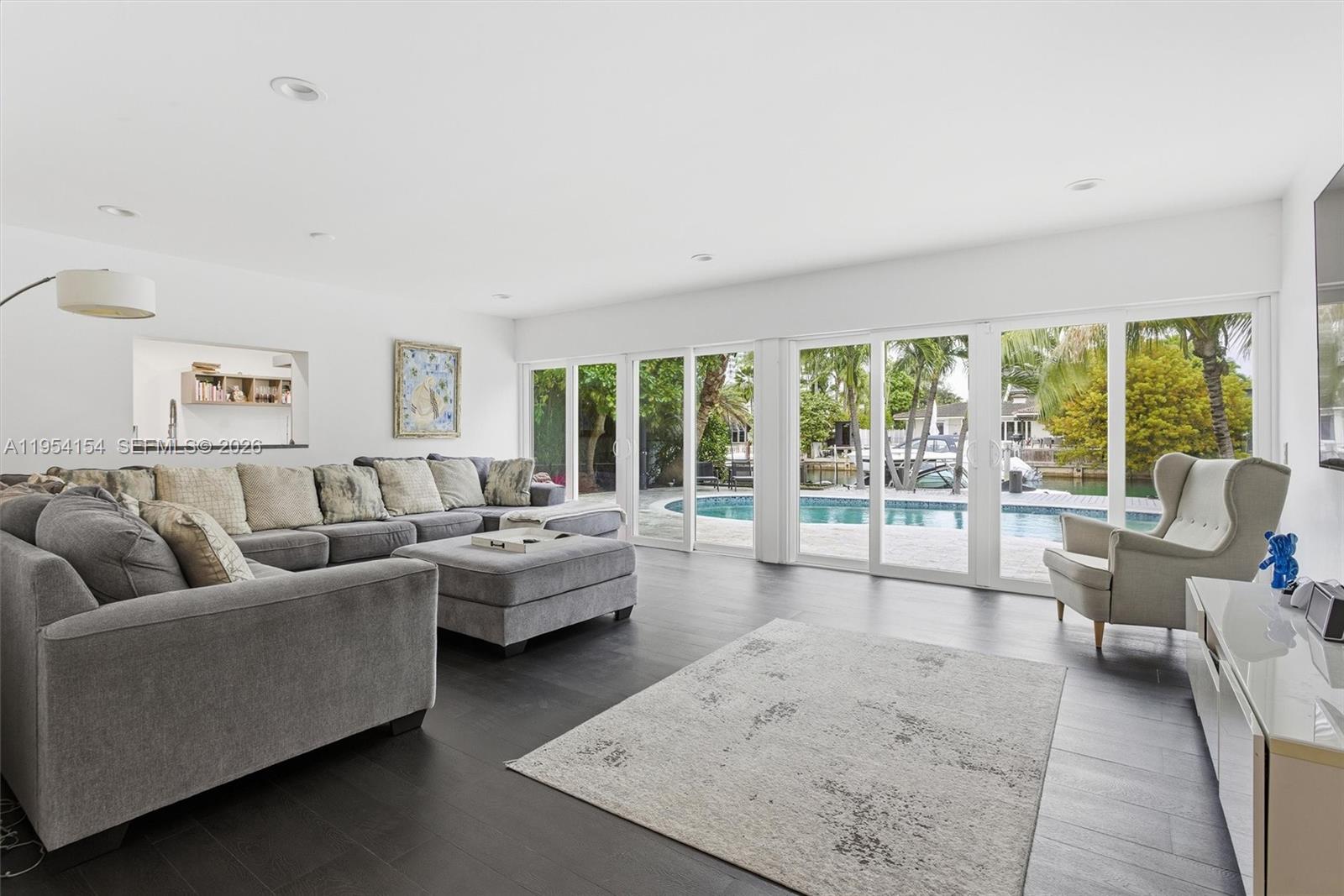 1895 NE 118th Rd North Miami, FL 33181