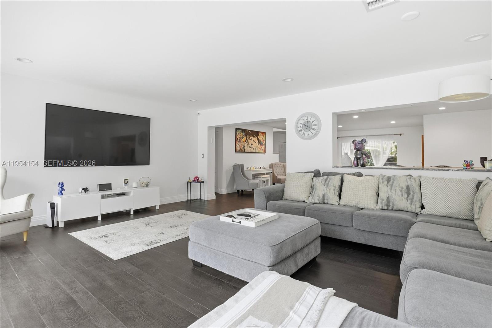 1895 NE 118th Rd North Miami, FL 33181