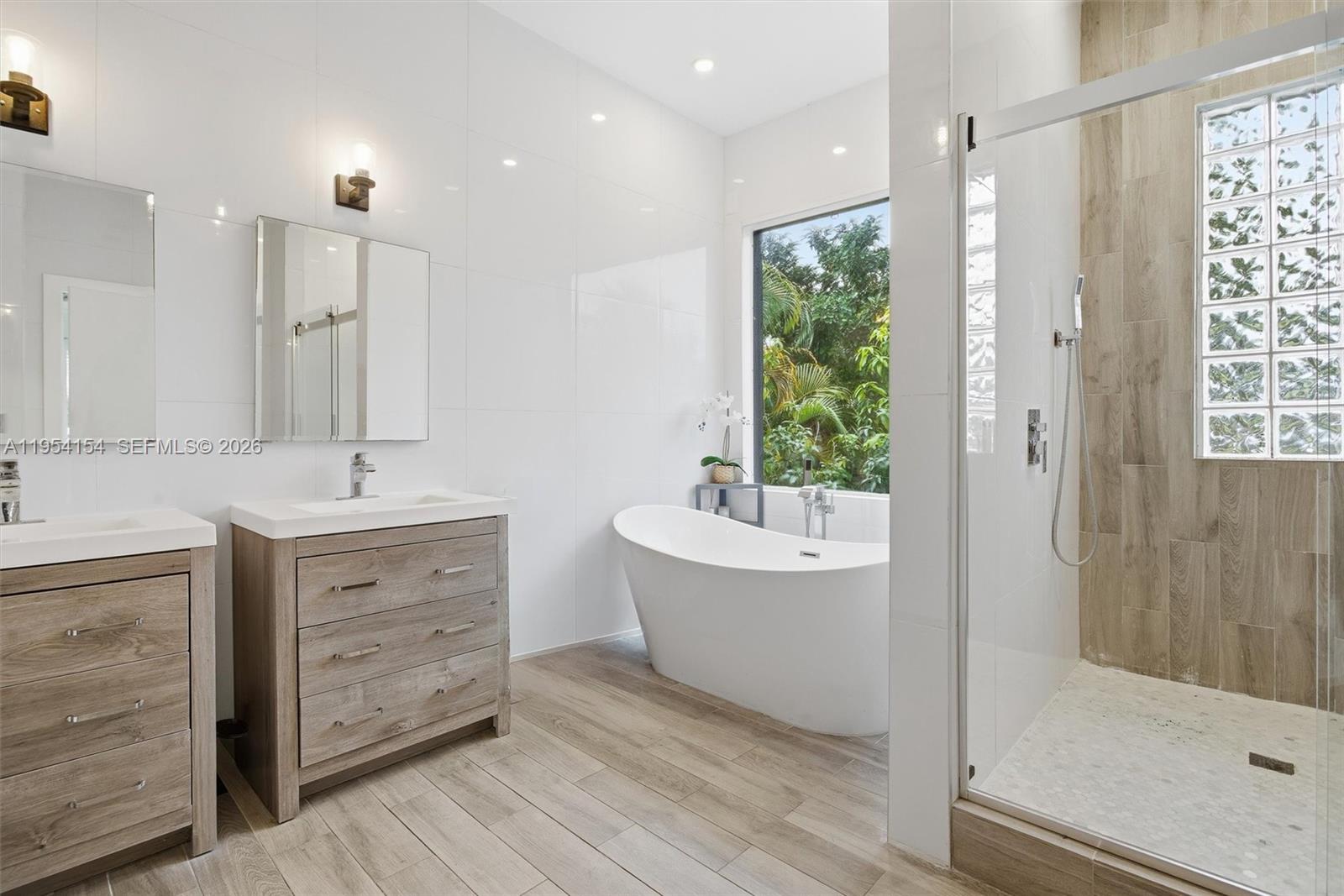 1895 NE 118th Rd North Miami, FL 33181