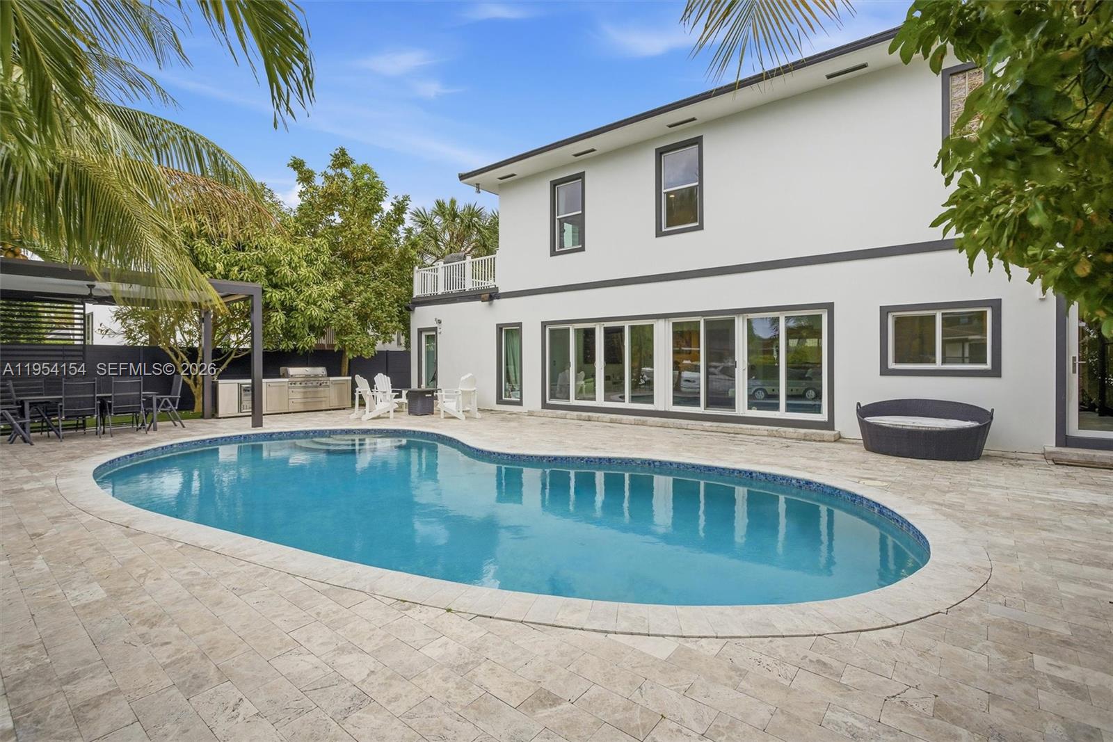 1895 NE 118th Rd North Miami, FL 33181