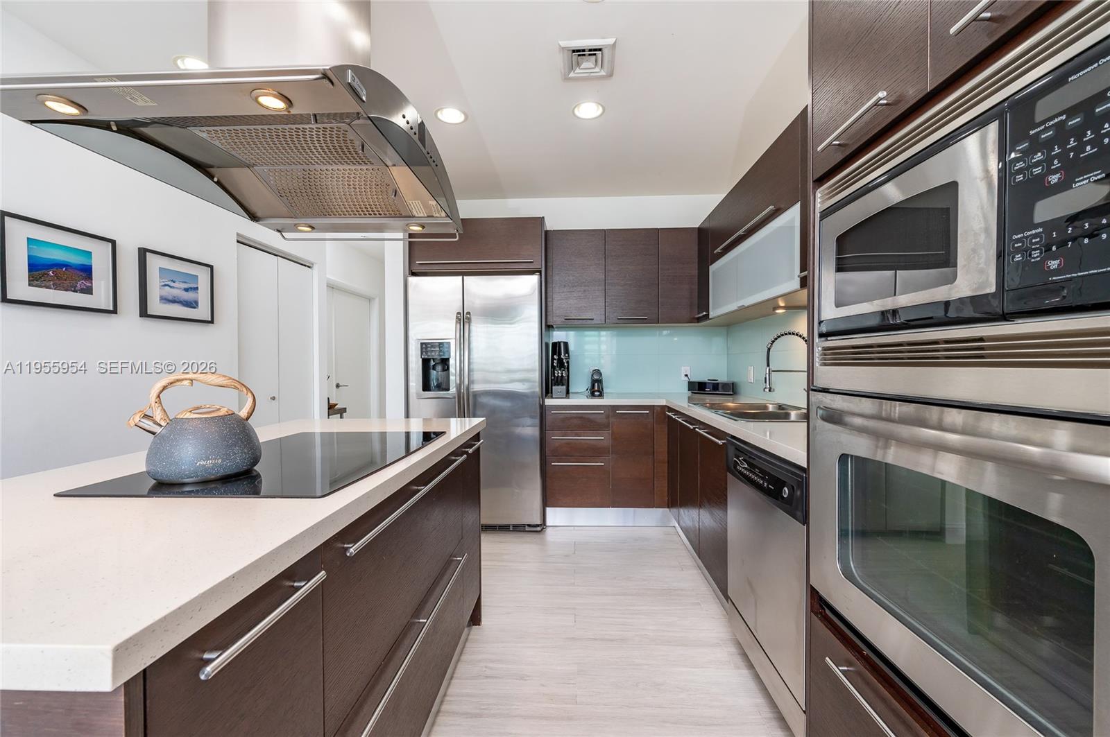 image Eloquence on the Bay9