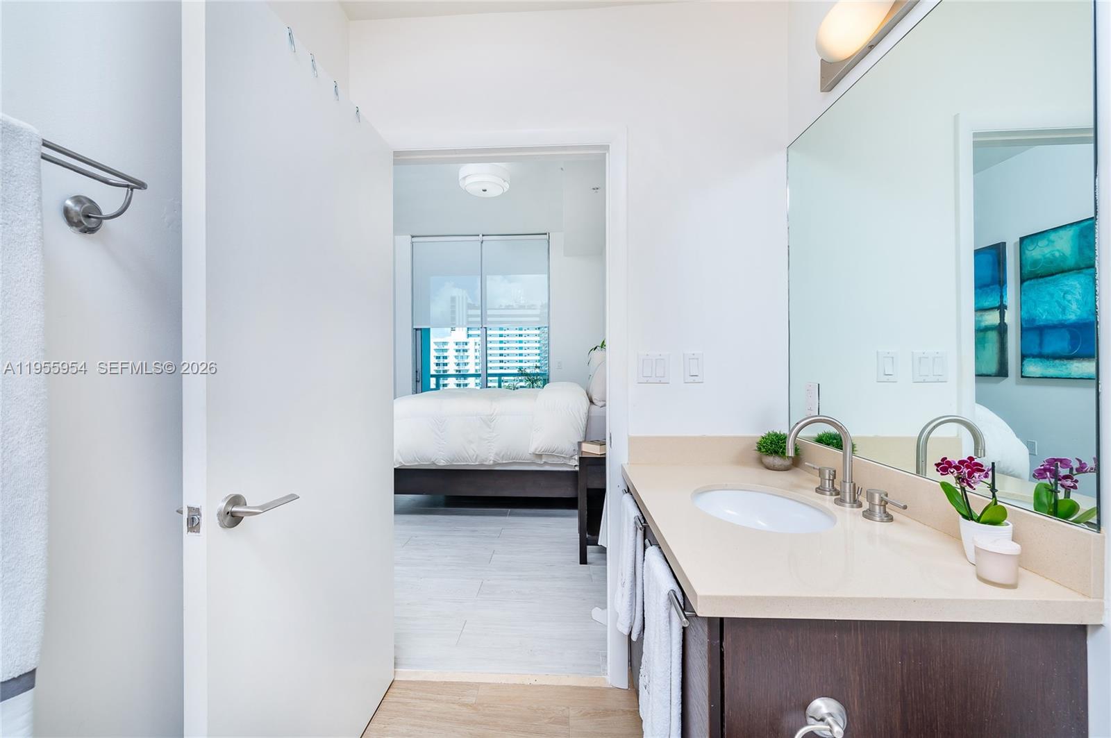 image Eloquence on the Bay16