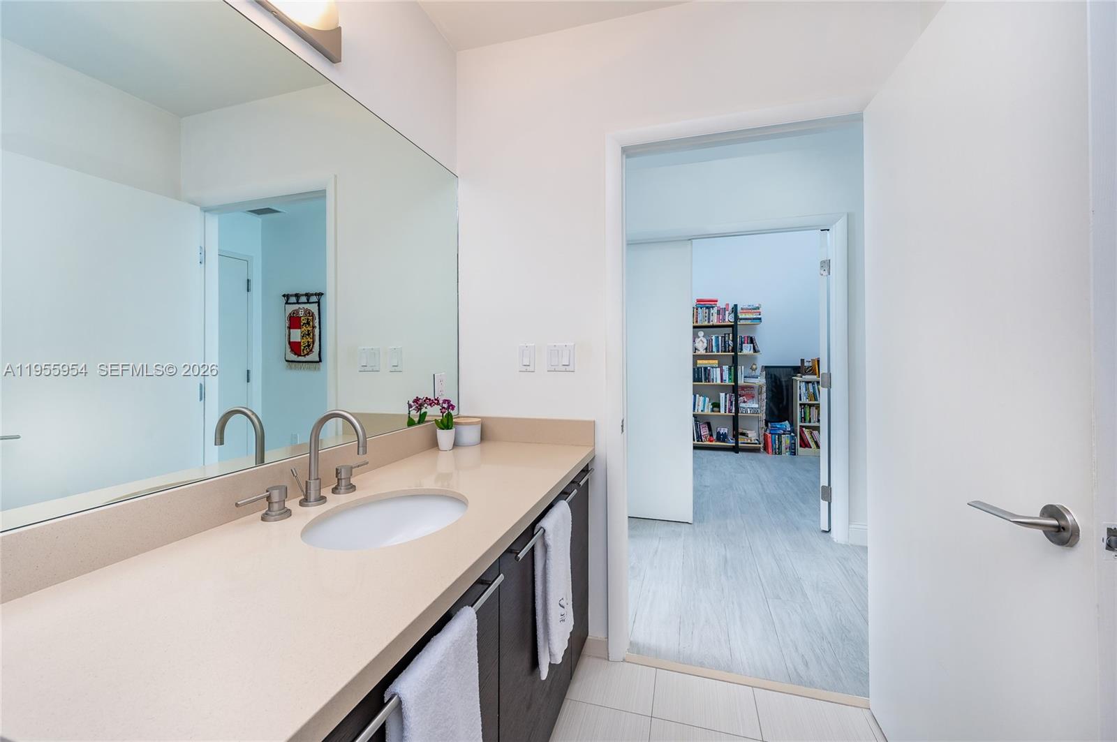 image Eloquence on the Bay21