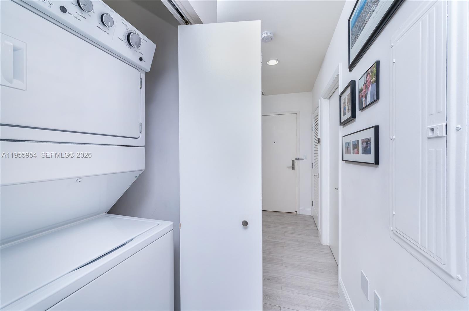 image Eloquence on the Bay22