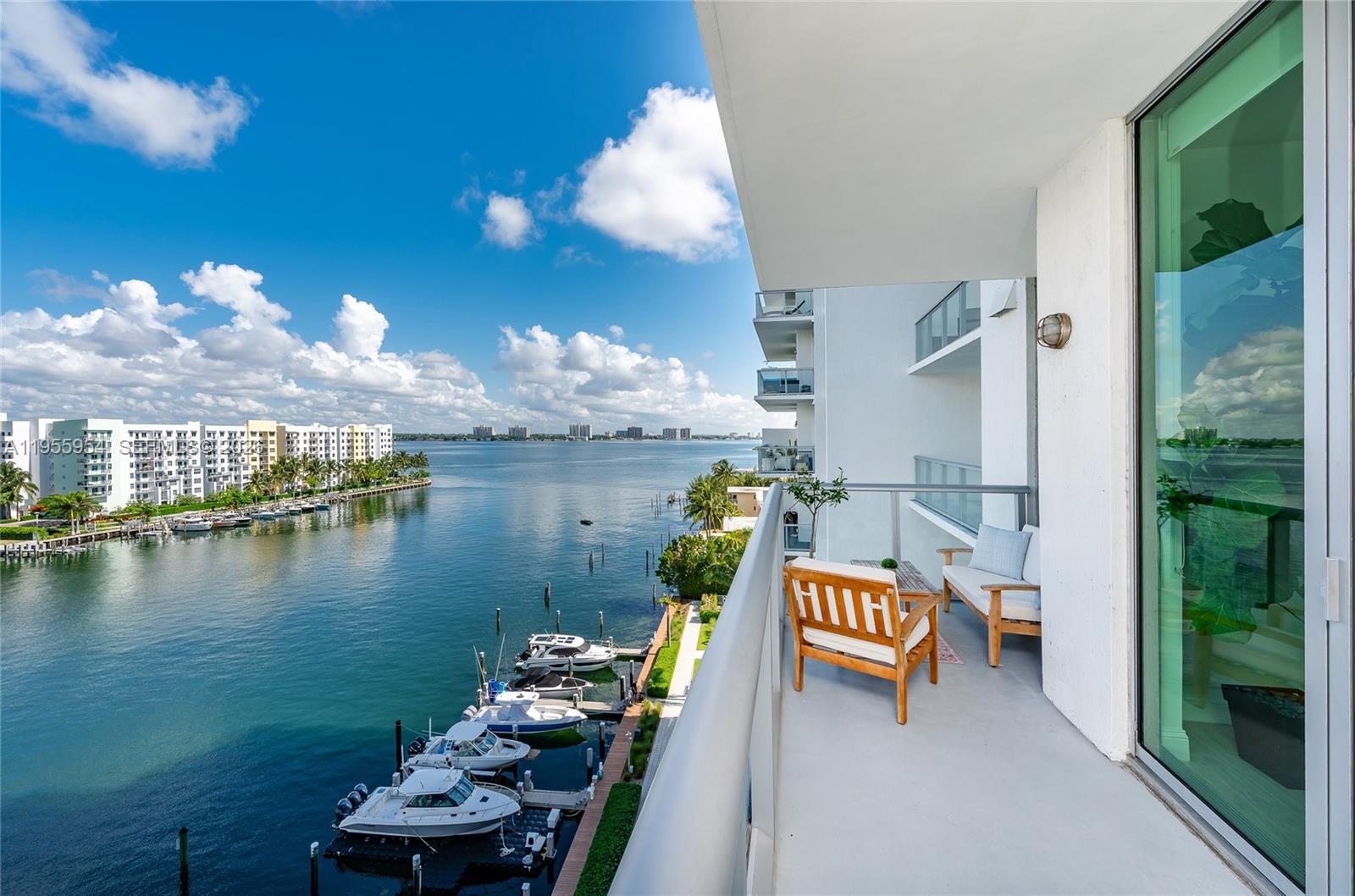 image Eloquence on the Bay25