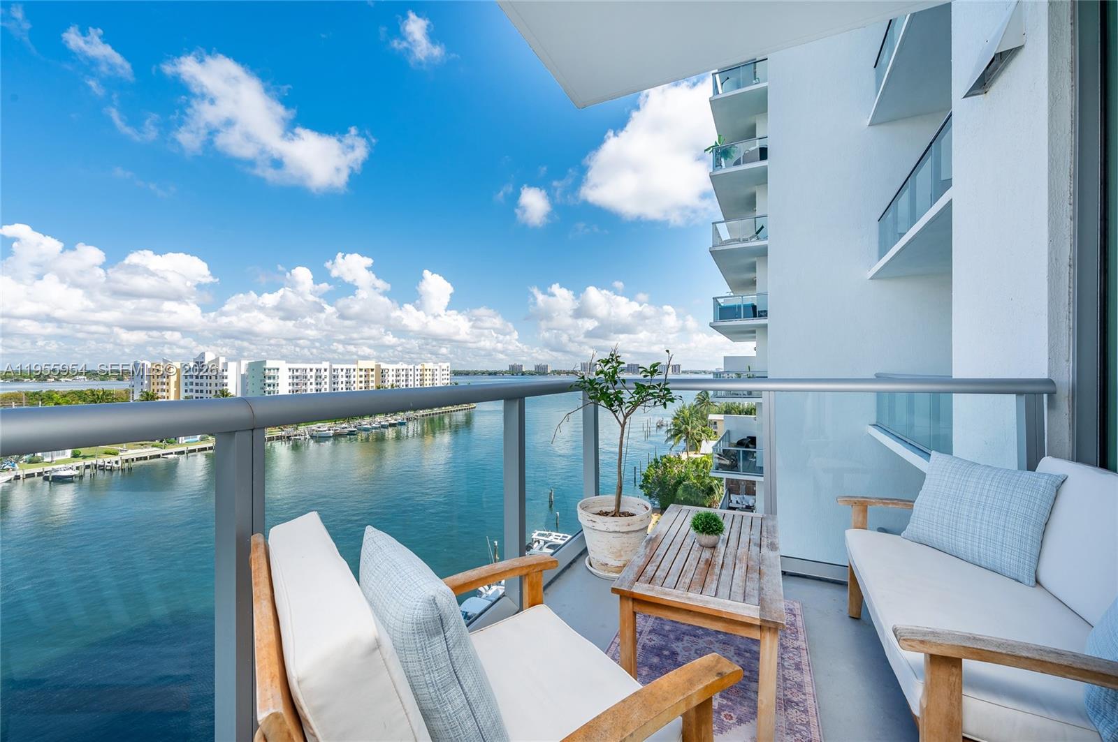 image Eloquence on the Bay26