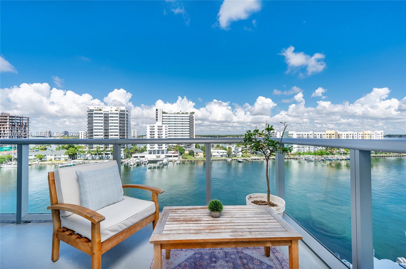 image Eloquence on the Bay28