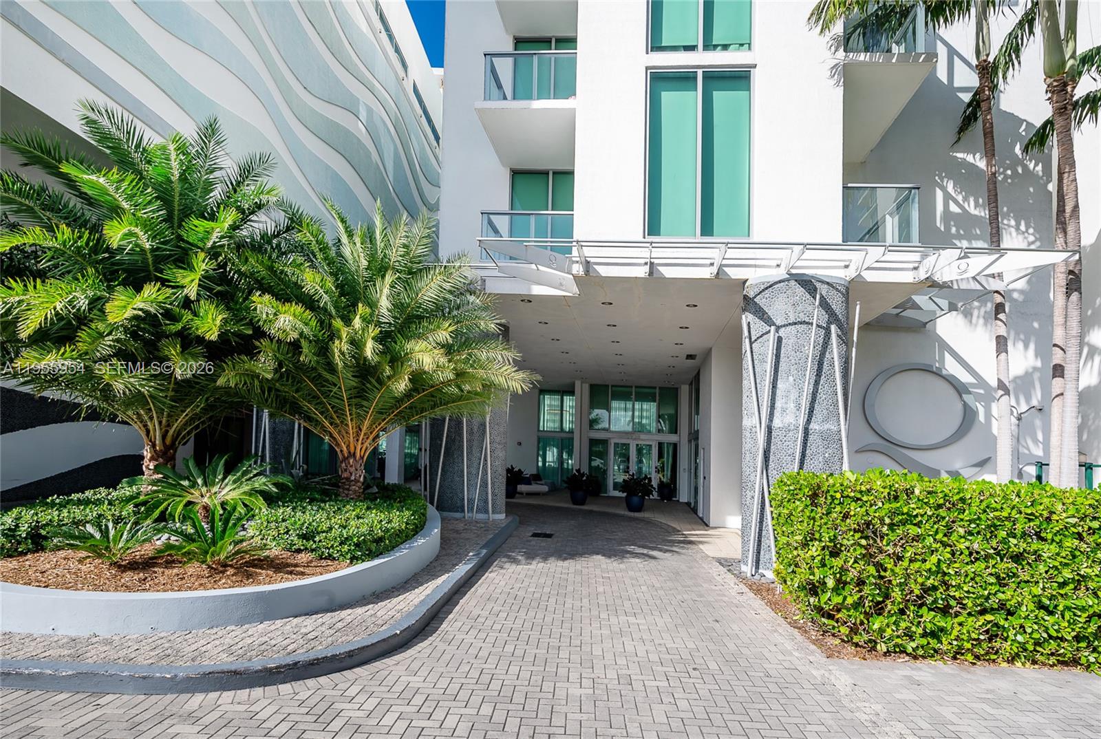 image Eloquence on the Bay32