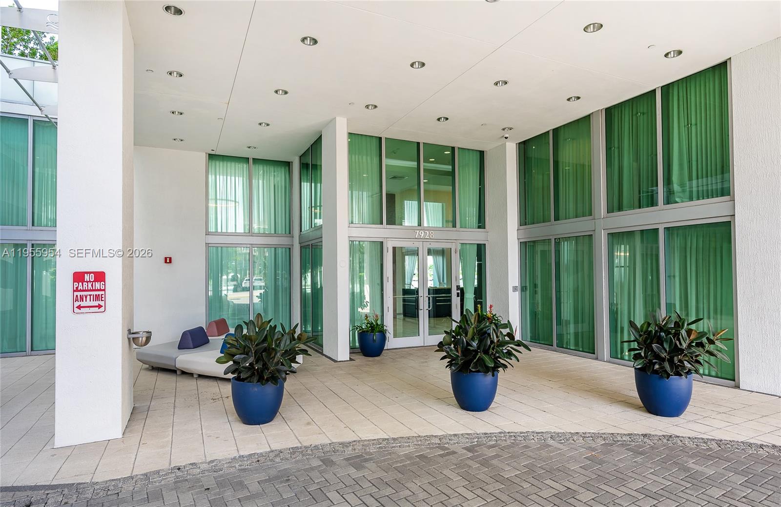 image Eloquence on the Bay33