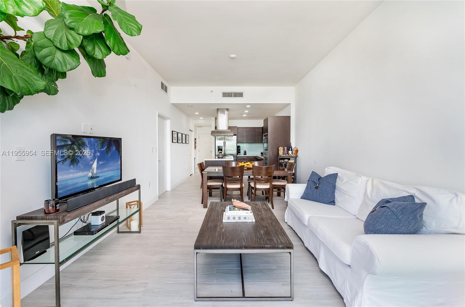 image Eloquence on the Bay3