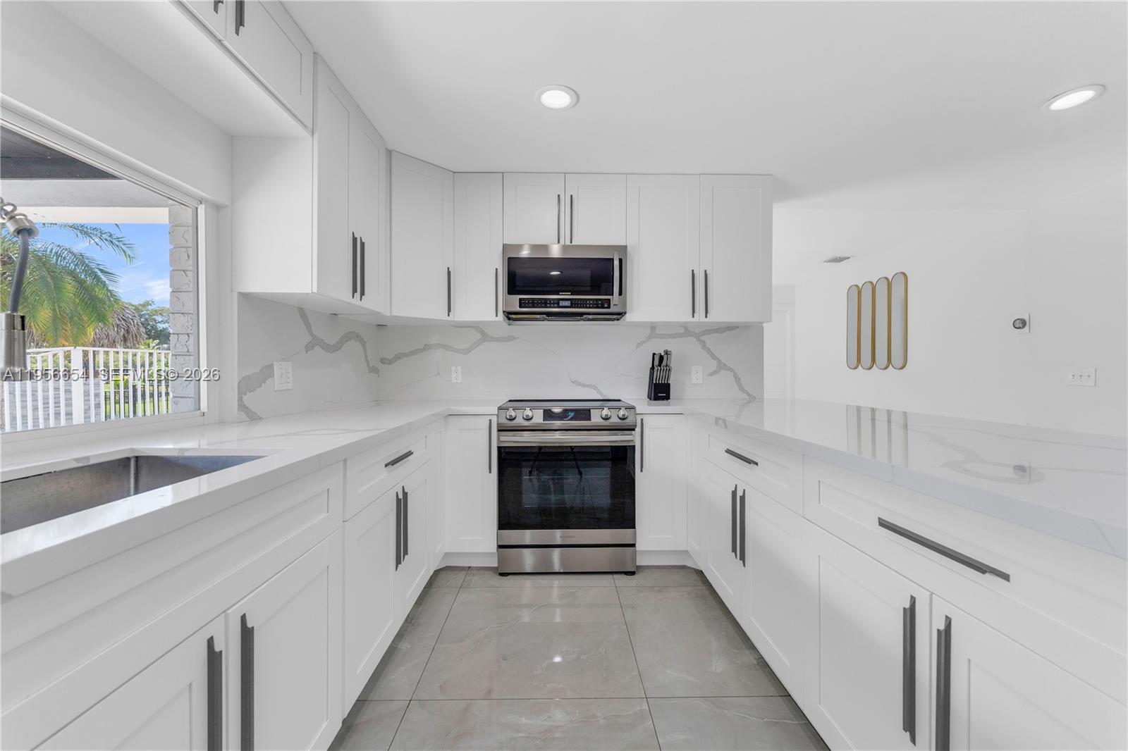 11824 SW 43rd Ct Davie, FL 33330