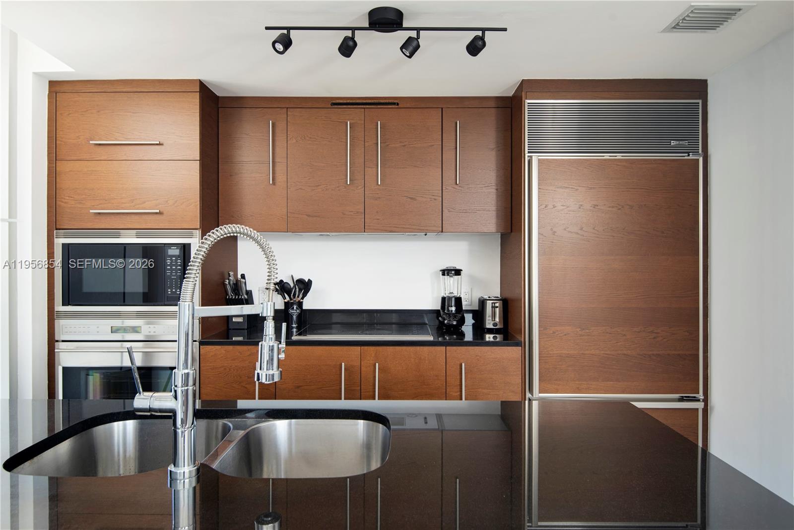 485 Brickell Ave #3208 Miami, FL 33131