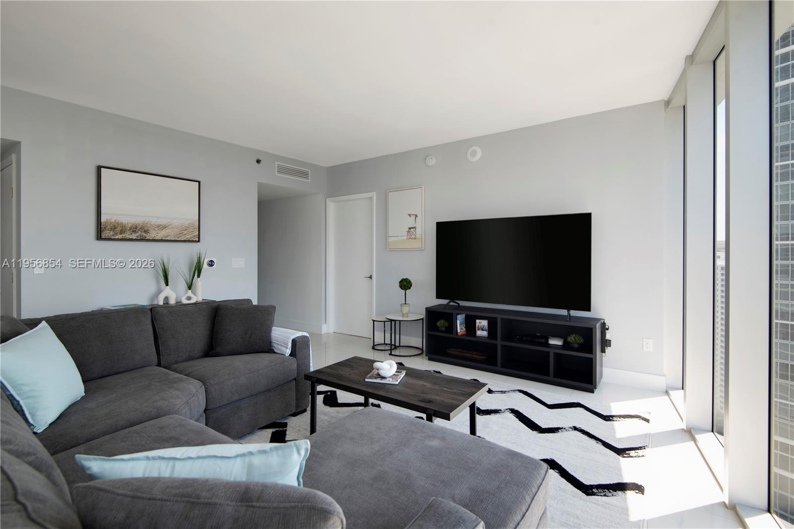 485 Brickell Ave #3208 Miami, FL 33131