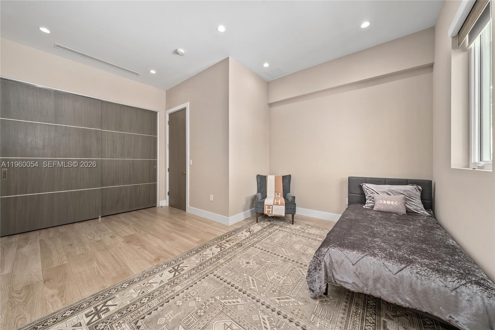 12880 N Bayshore Dr North Miami, FL 33181