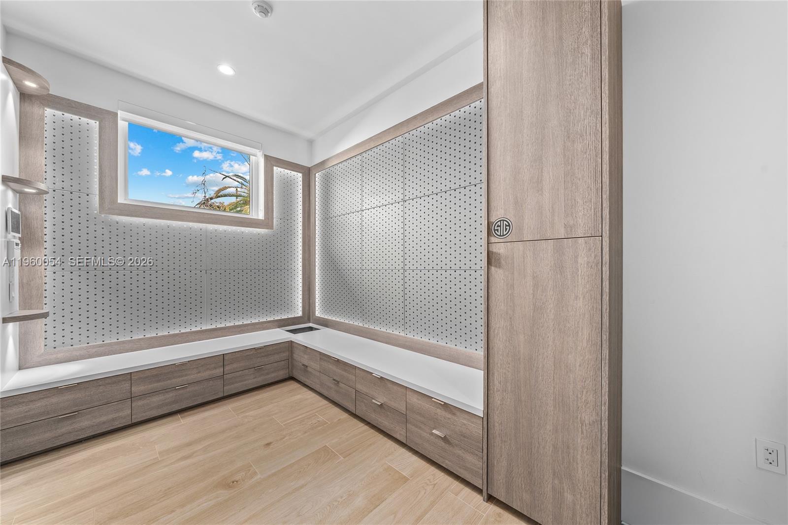 12880 N Bayshore Dr North Miami, FL 33181