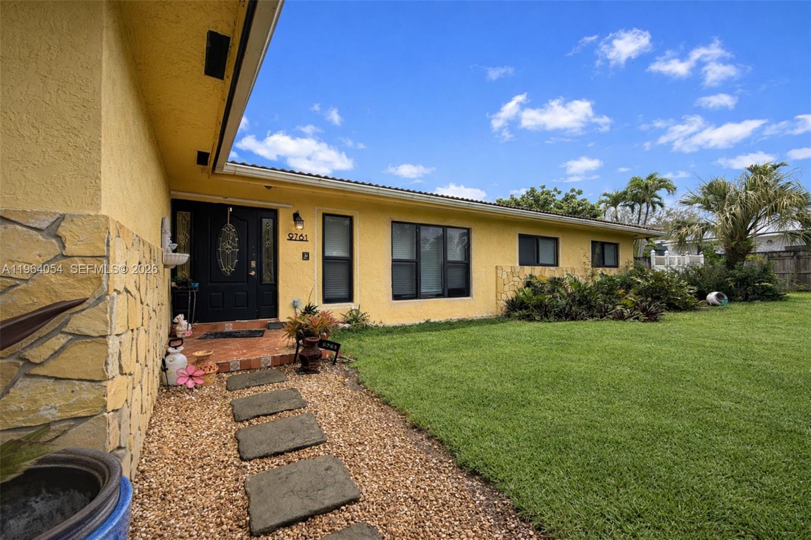 9761 SW 148th St Miami, FL 33176