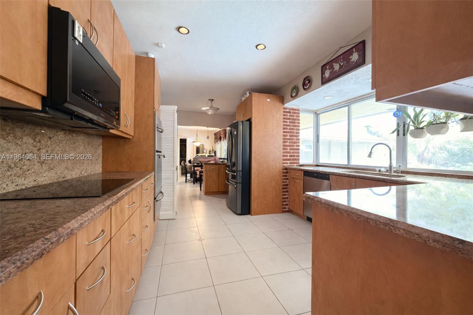 9761 SW 148th St Miami, FL 33176