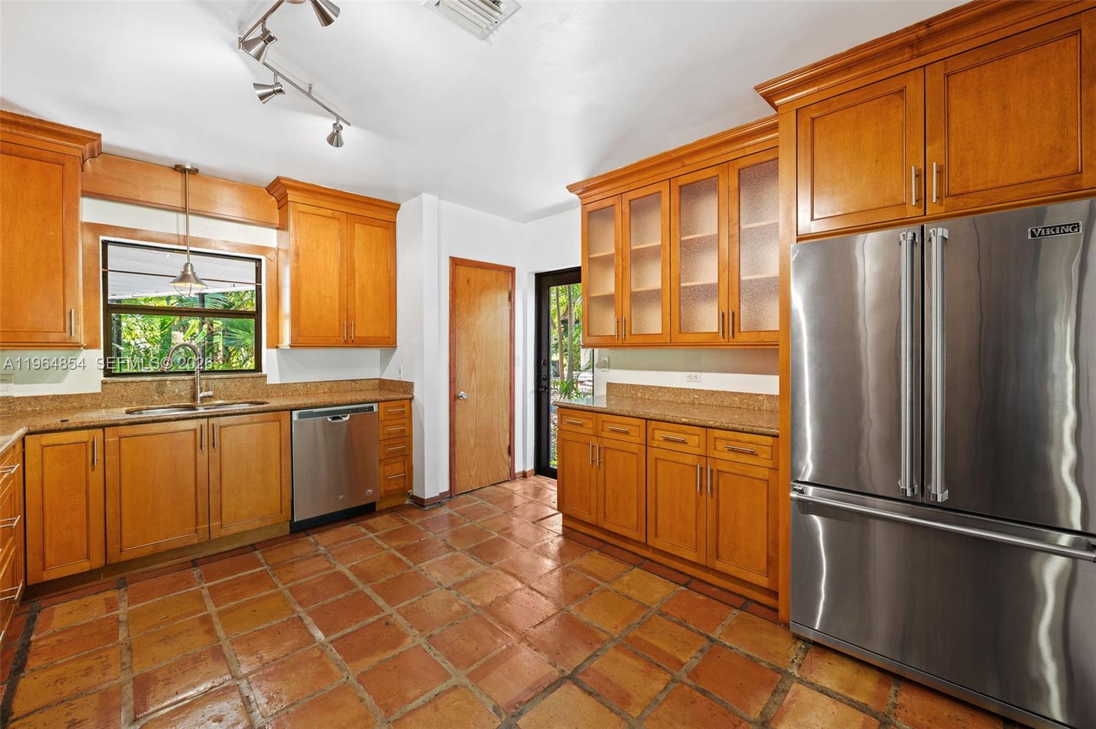 1745 NE 137th Ter North Miami, FL 33181