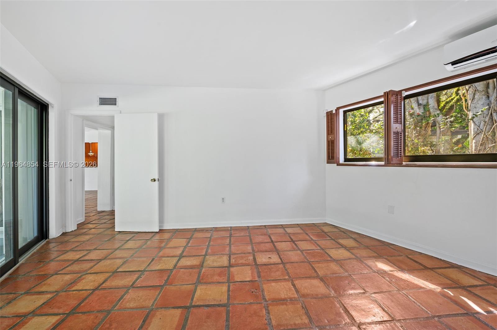 1745 NE 137th Ter North Miami, FL 33181