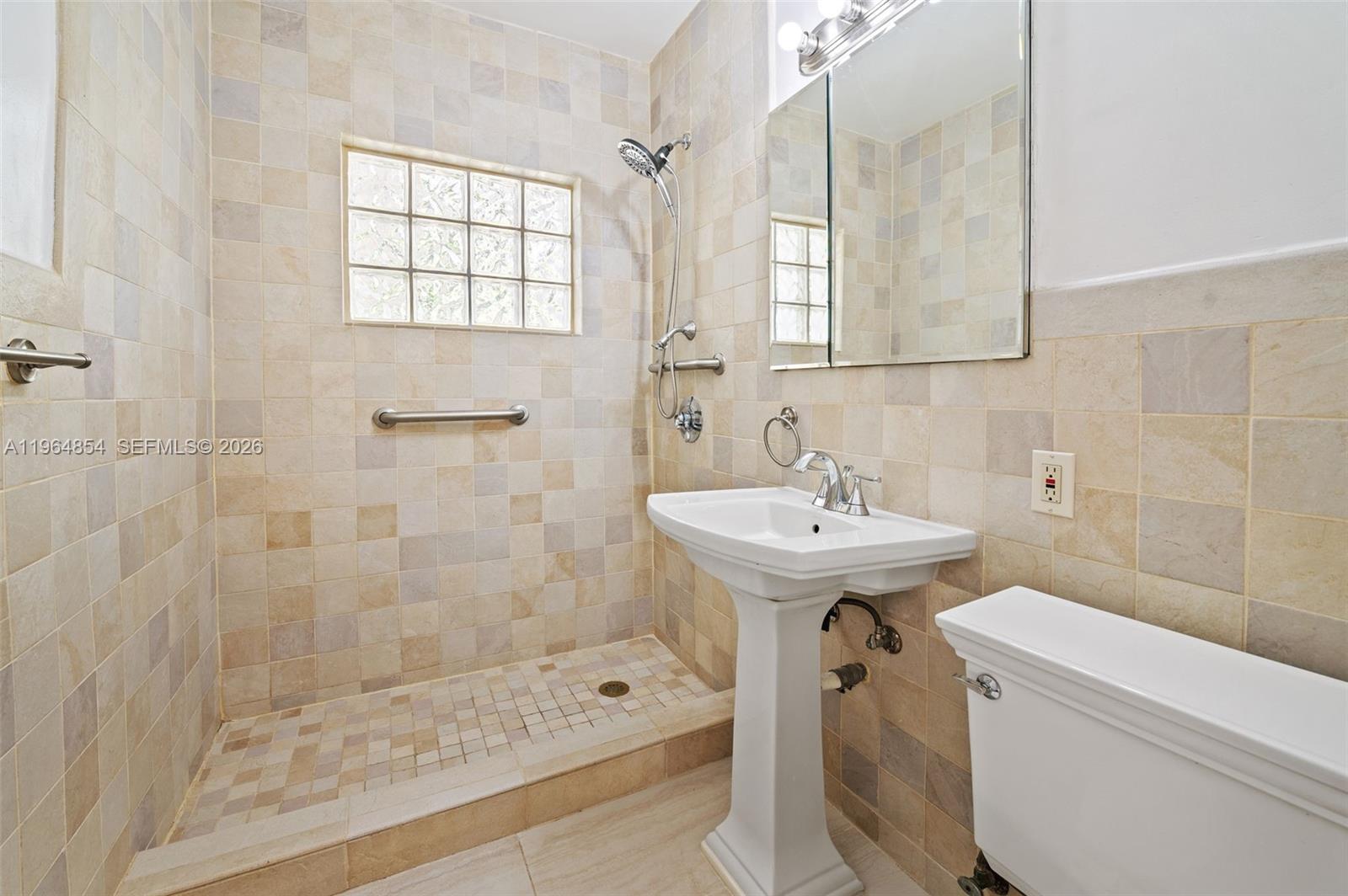 1745 NE 137th Ter North Miami, FL 33181