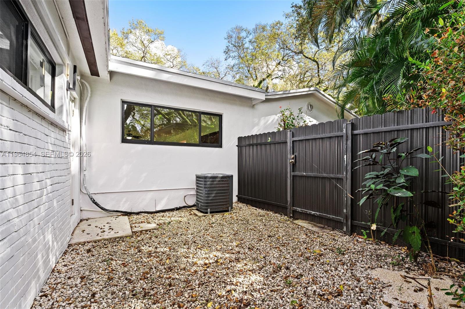 1745 NE 137th Ter North Miami, FL 33181