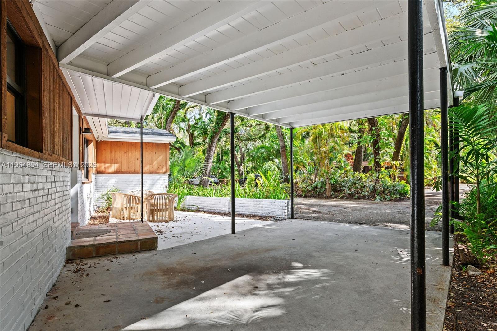 1745 NE 137th Ter North Miami, FL 33181