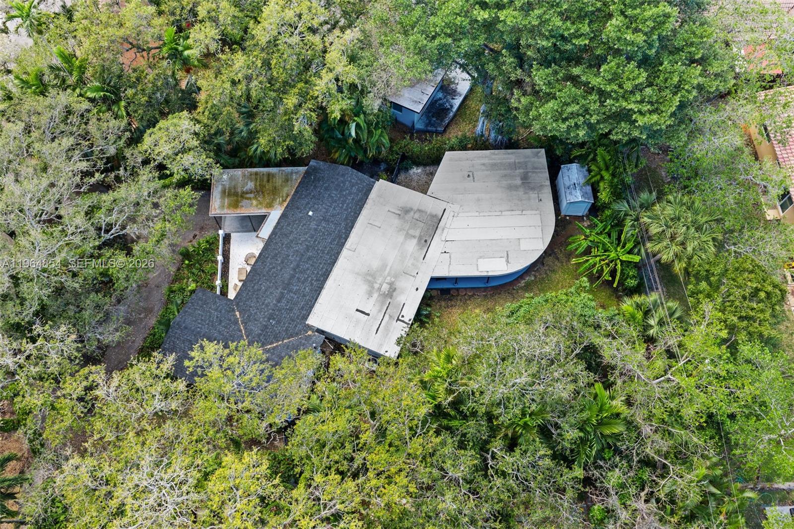 1745 NE 137th Ter North Miami, FL 33181