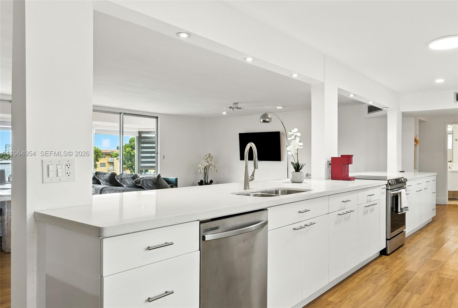 1350 NE 191st St #B307 Miami, FL 33179