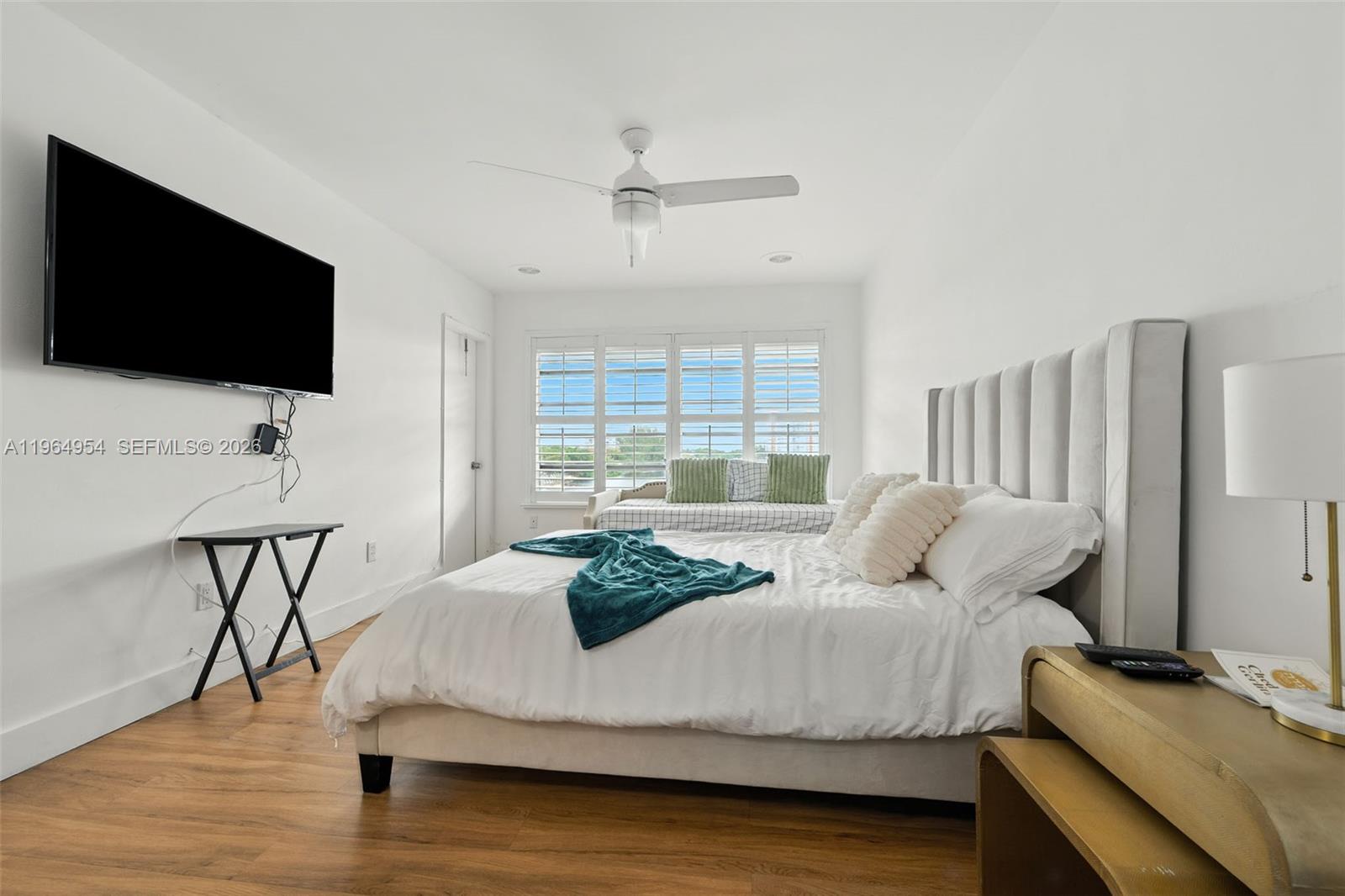 1350 NE 191st St #B307 Miami, FL 33179