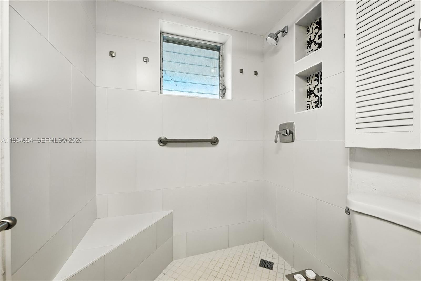 1350 NE 191st St #B307 Miami, FL 33179